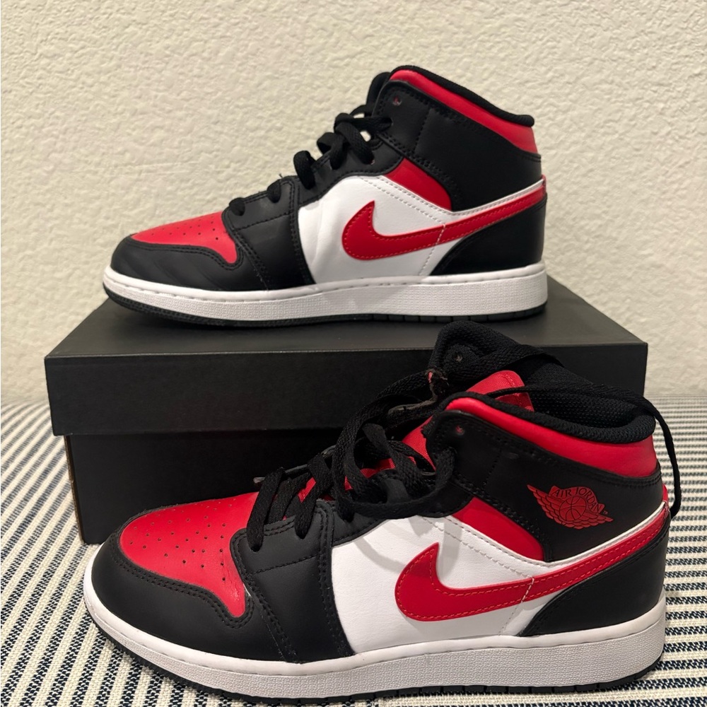 Nike Air Jordan 1 Mid (GS)